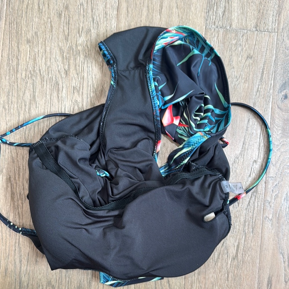 Blooming Jelly Ruched Tummy Control One Piece Bath Suit Size Medium - Picture 5 of 5